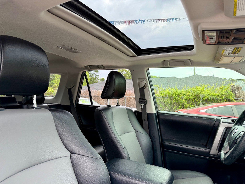 2015 Toyota 4Runner Image 6