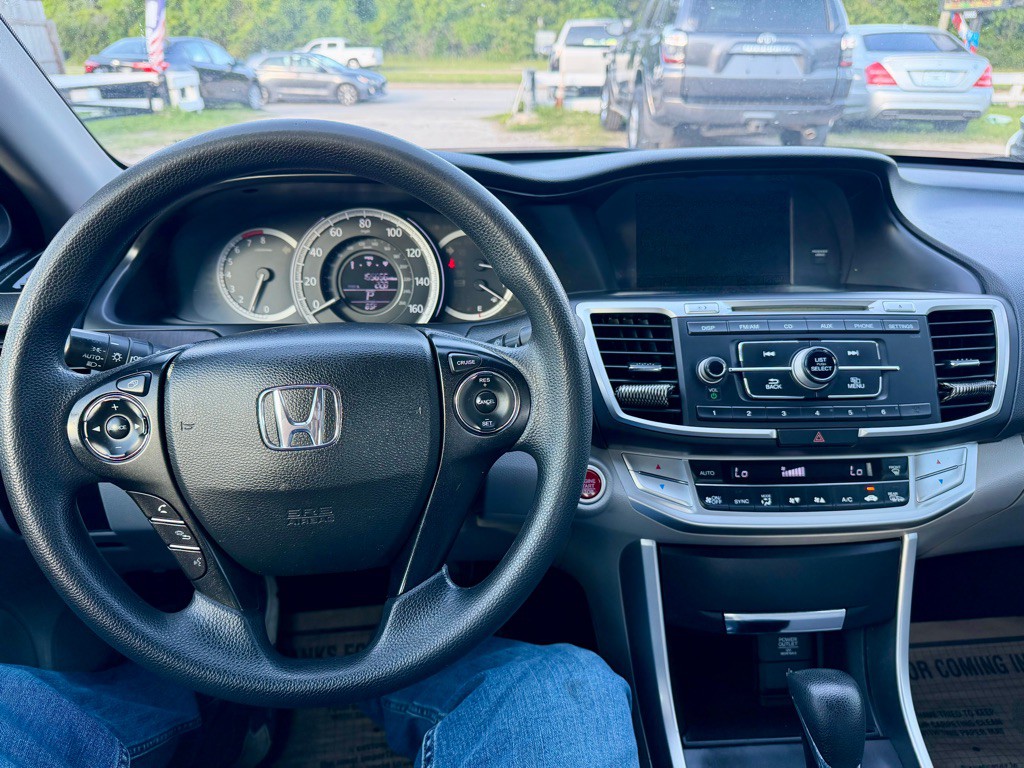 2015 Honda Accord Image 8