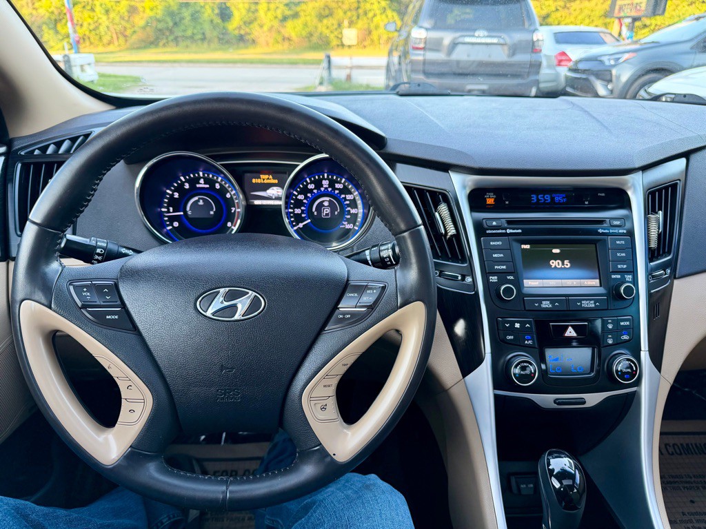 2014 Hyundai Sonata Image 8