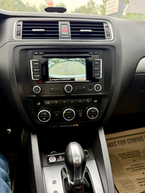2013 Volkswagen Jetta Image 10