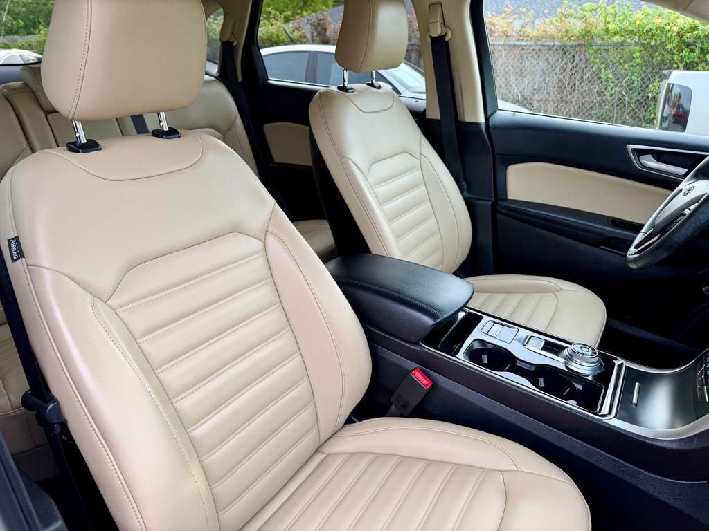 2020 Ford Edge Image 6