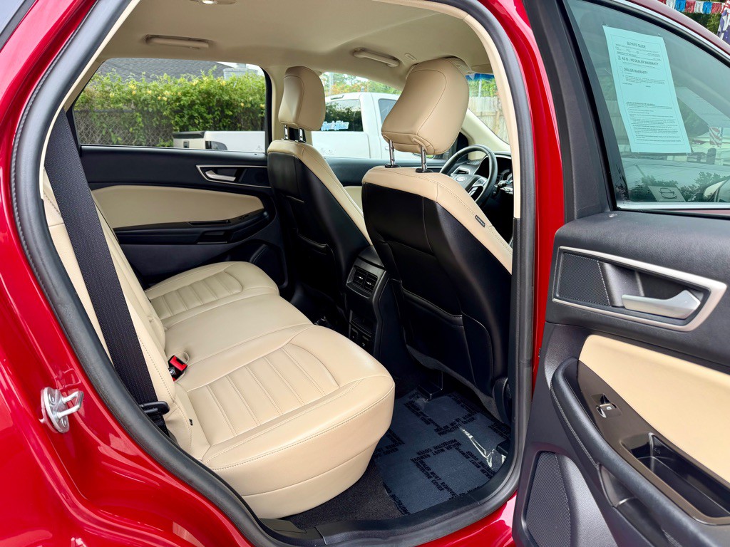2020 Ford Edge Image 7
