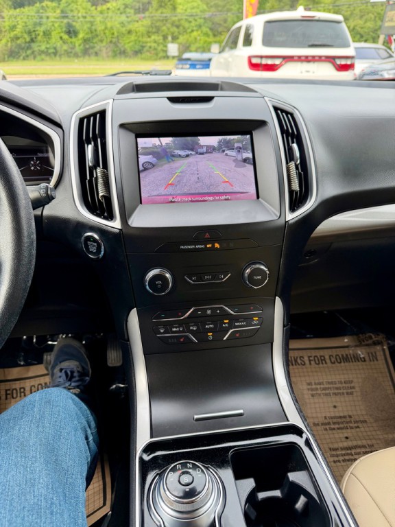 2020 Ford Edge Image 10