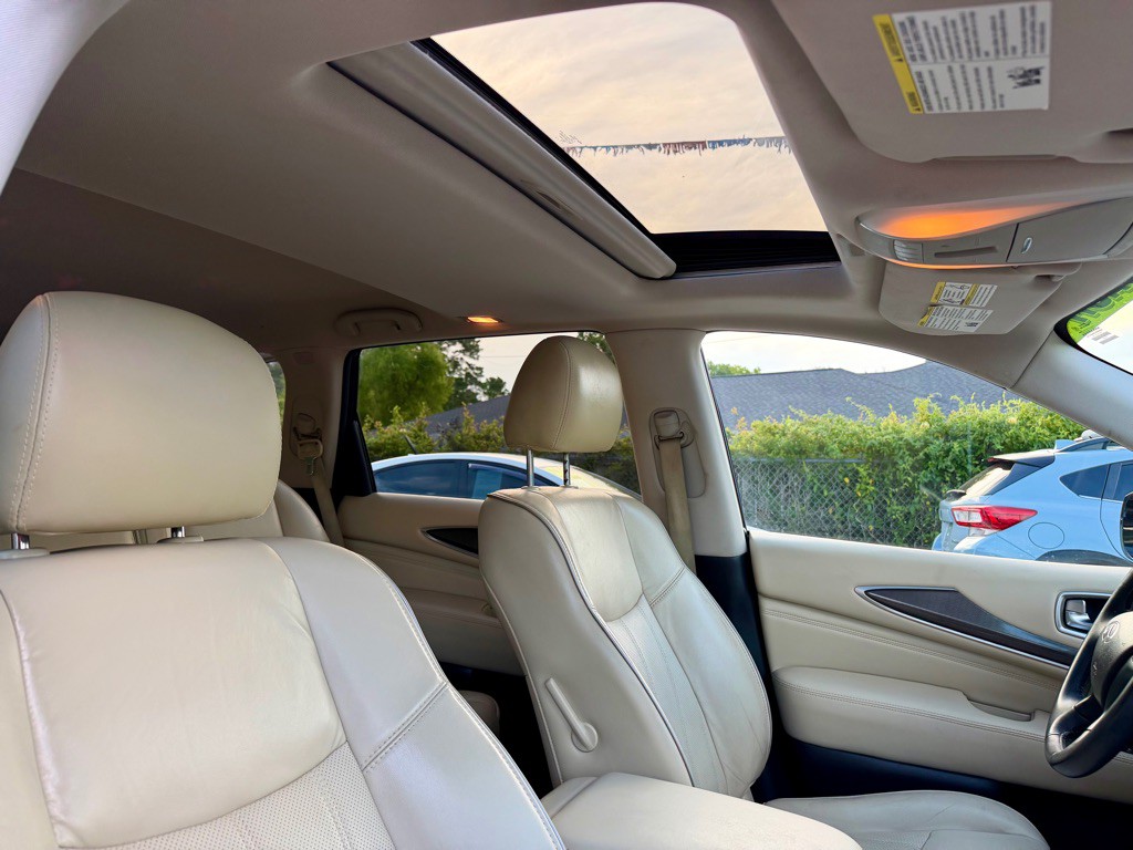 2017 INFINITI QX60 Image 9