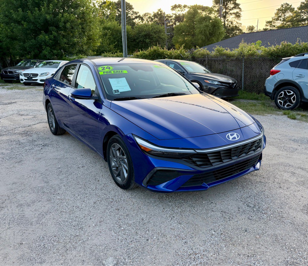 2024 Hyundai Elantra Image 1