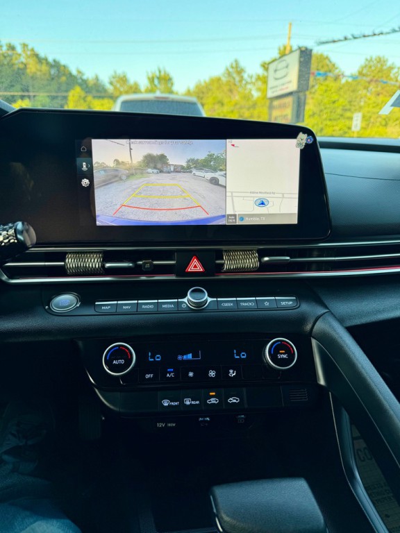 2024 Hyundai Elantra Image 9