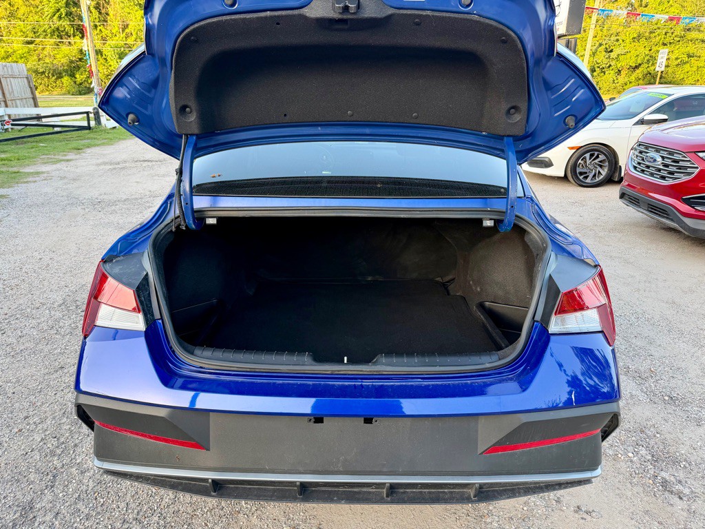 2024 Hyundai Elantra Image 10