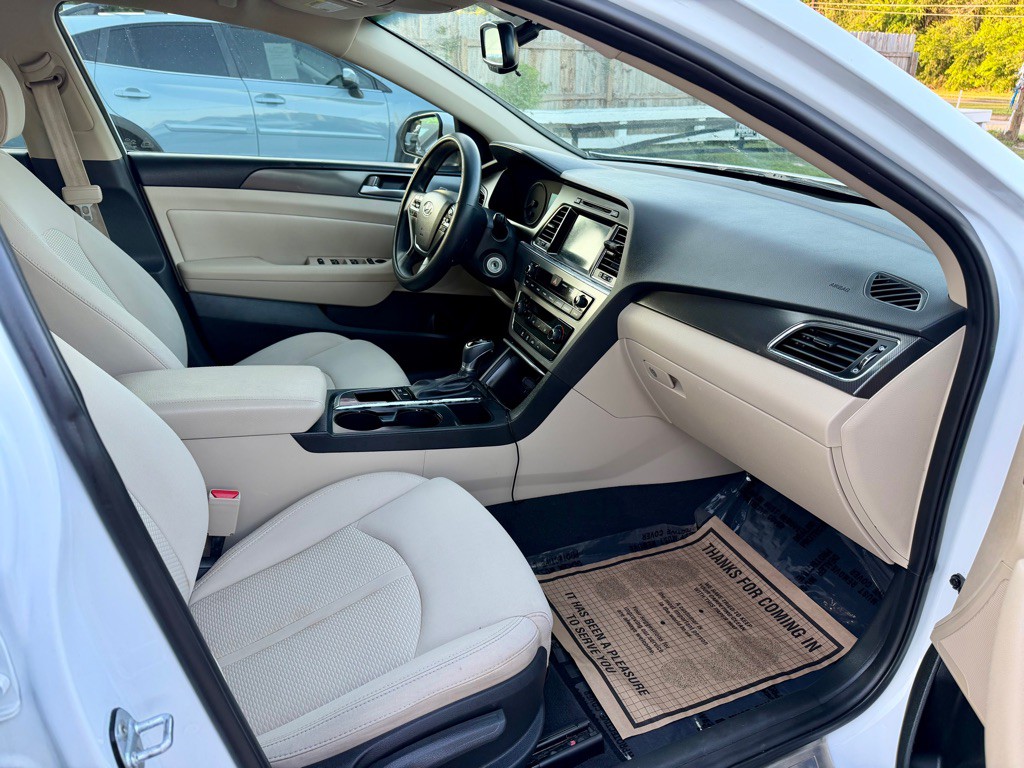 2017 Hyundai Sonata Image 5