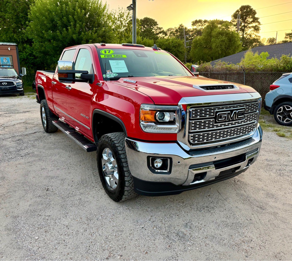 2017 GMC Sierra Image 1