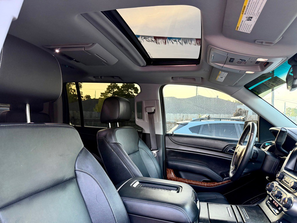 2017 Chevrolet Suburban Image 6