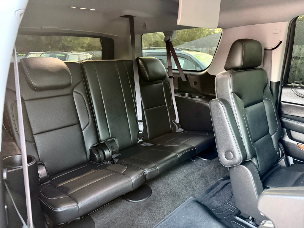 2017 Chevrolet Suburban Image 8