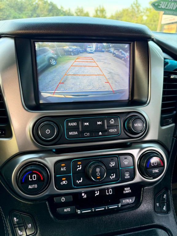 2017 Chevrolet Suburban Image 12