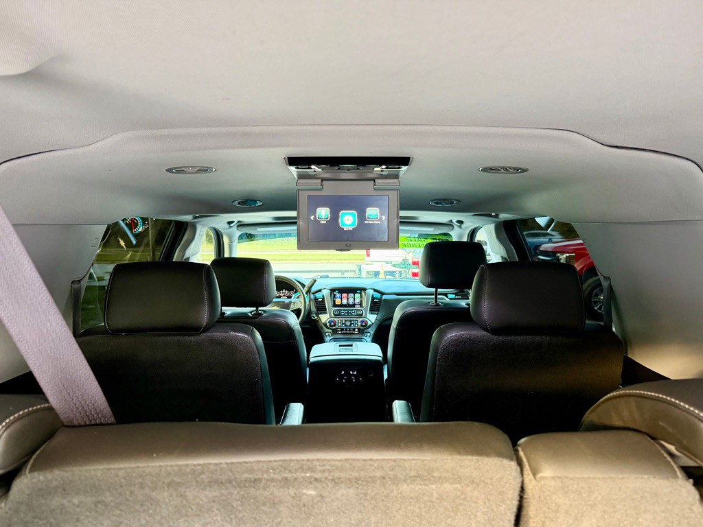 2017 Chevrolet Suburban Image 14