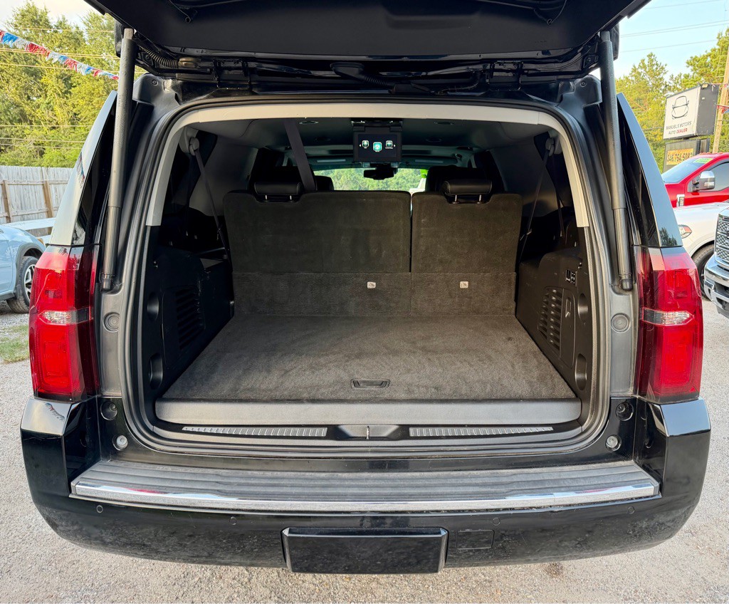 2017 Chevrolet Suburban Image 17