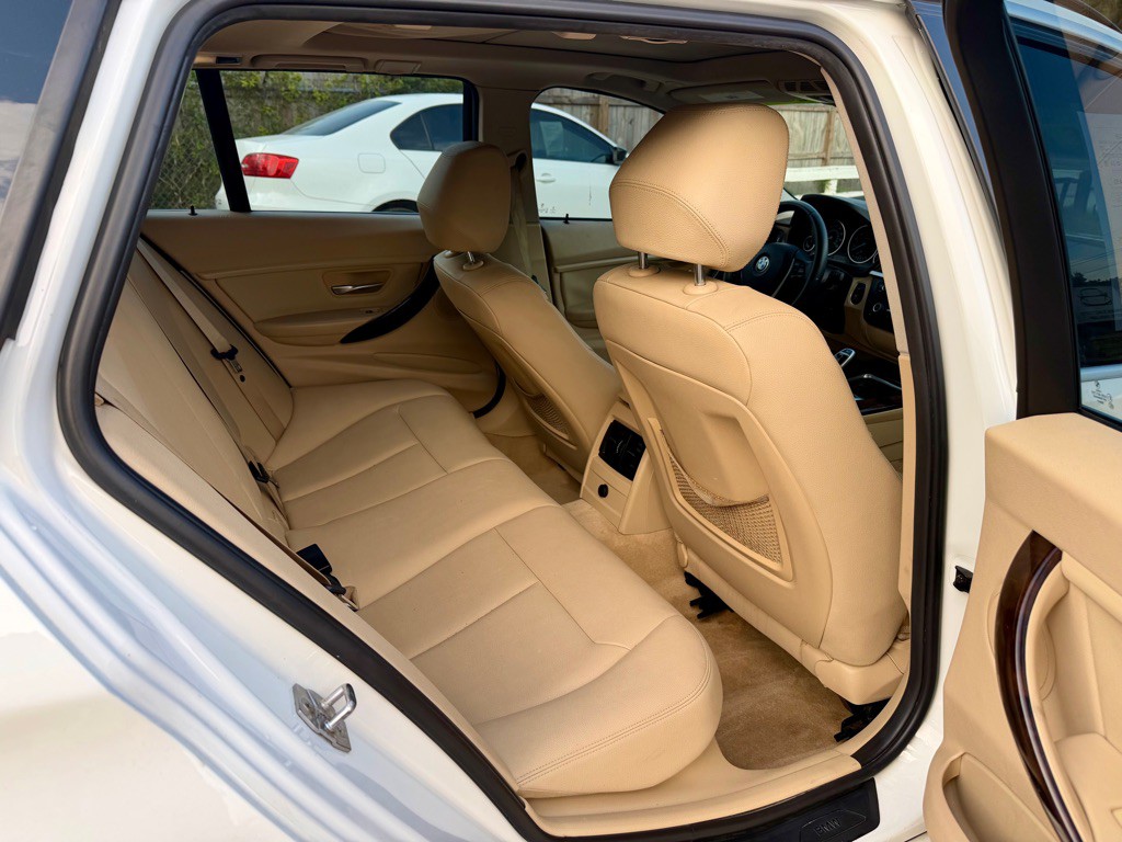 2015 BMW 3 Series Image 6
