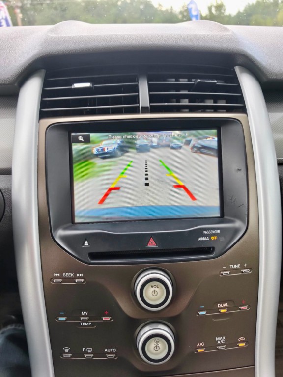 2011 Ford Edge Image 9