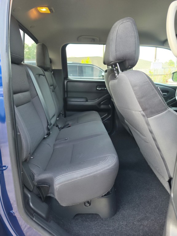 2022 Nissan Frontier Image 6