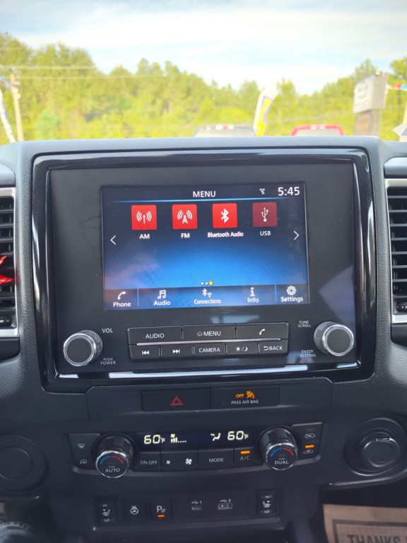 2022 Nissan Frontier Image 11