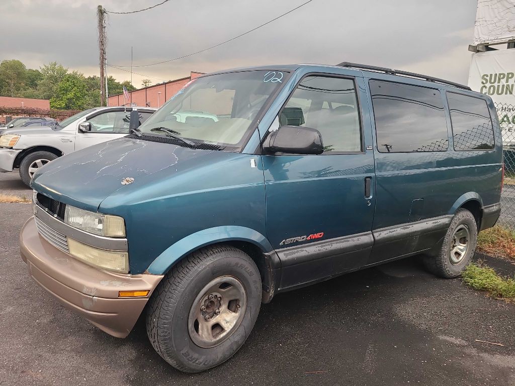 2002 Chevrolet Astro Image 5