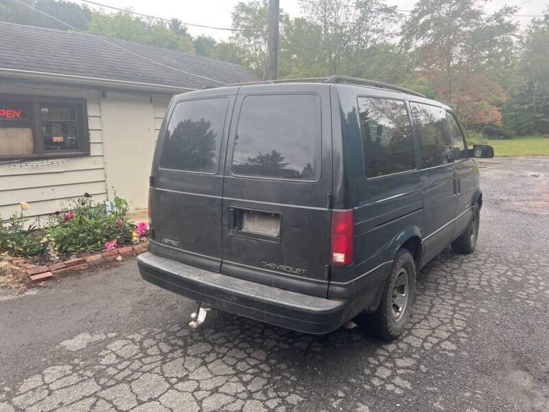 2002 Chevrolet Astro Image 7