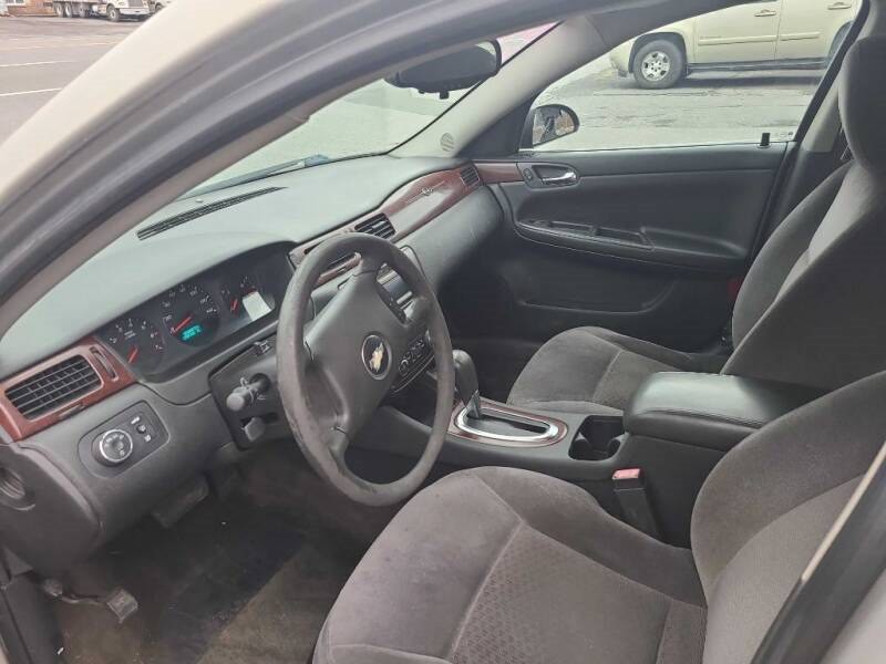 2010 Chevrolet Impala Image 5