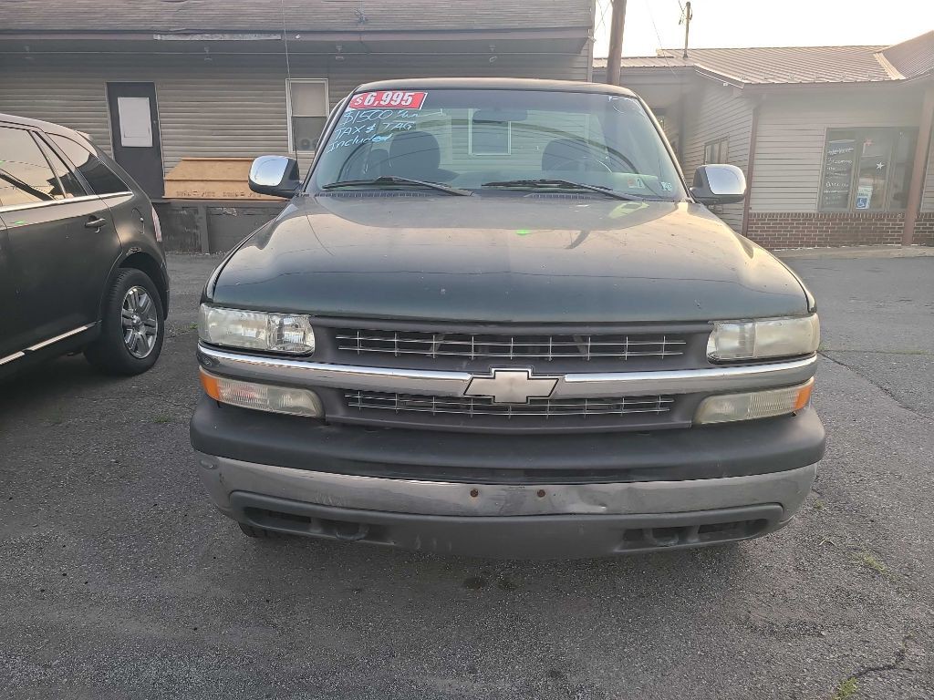 2002 Chevrolet Silverado 1500 Image 1