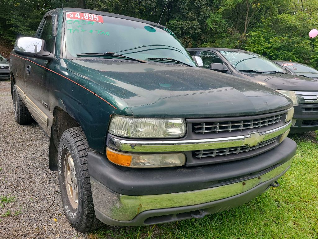 2002 Chevrolet Silverado 1500 Image 2