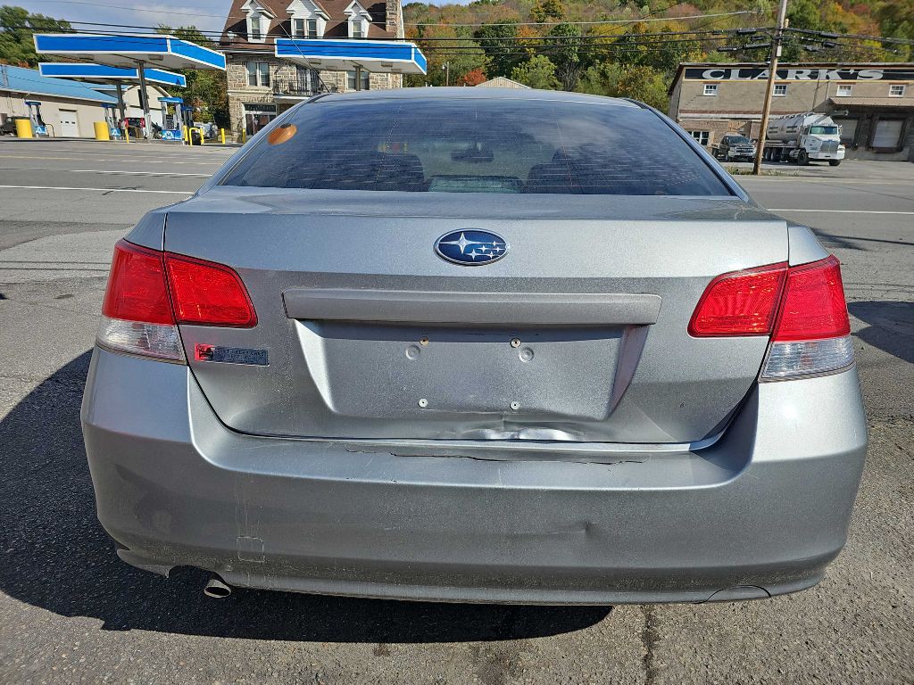 2011 Subaru Legacy Image 9