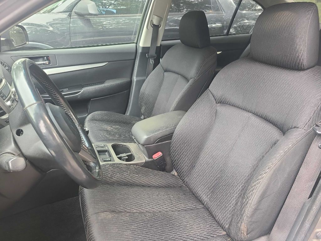 2011 Subaru Legacy Image 6