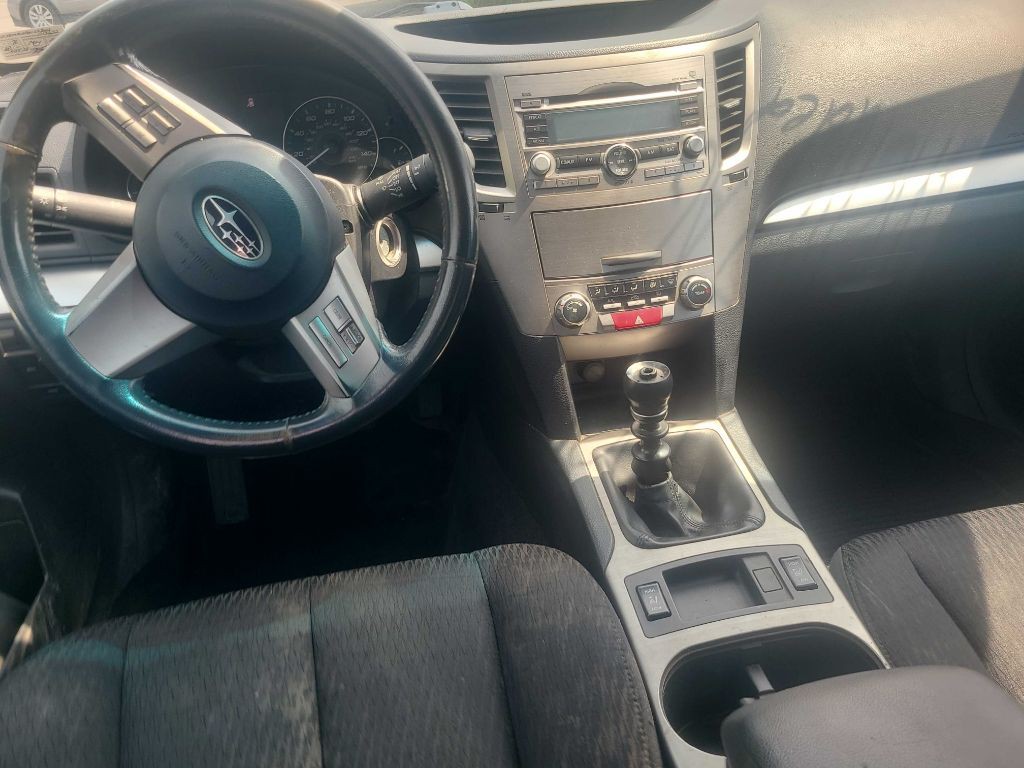 2011 Subaru Legacy Image 7