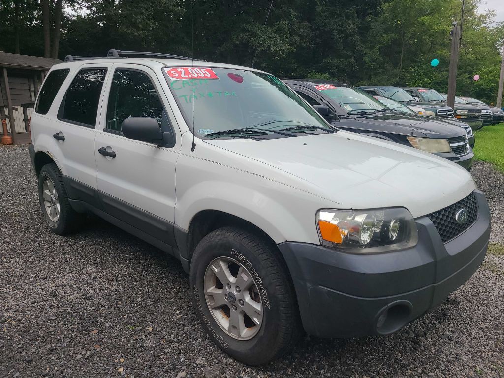 2005 Ford Escape Image 2
