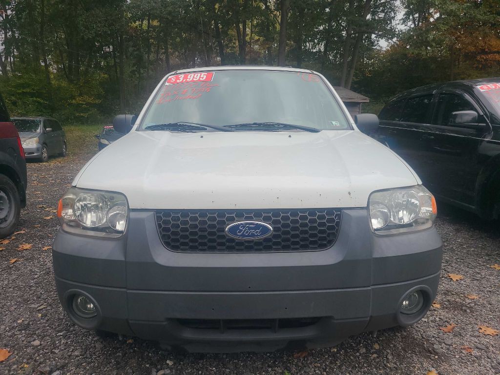2005 Ford Escape Image 1