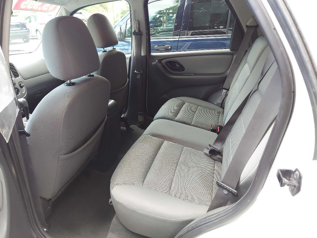 2005 Ford Escape Image 8