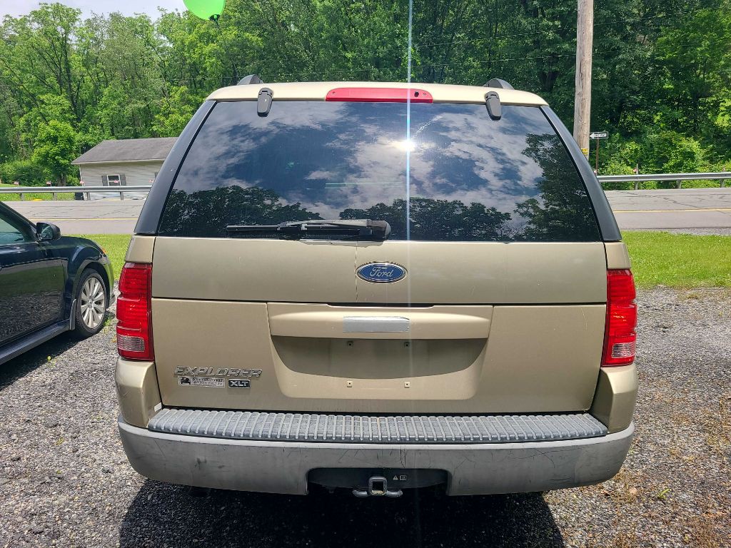 2003 Ford Explorer Image 10