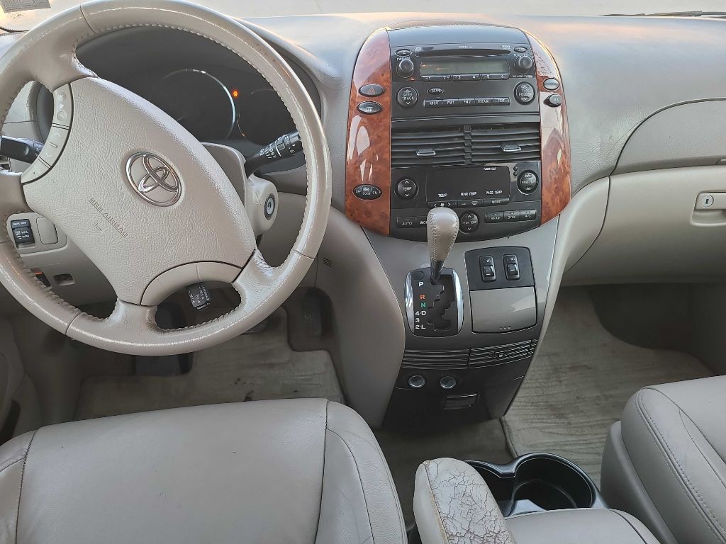 2009 Toyota Sienna Image 7