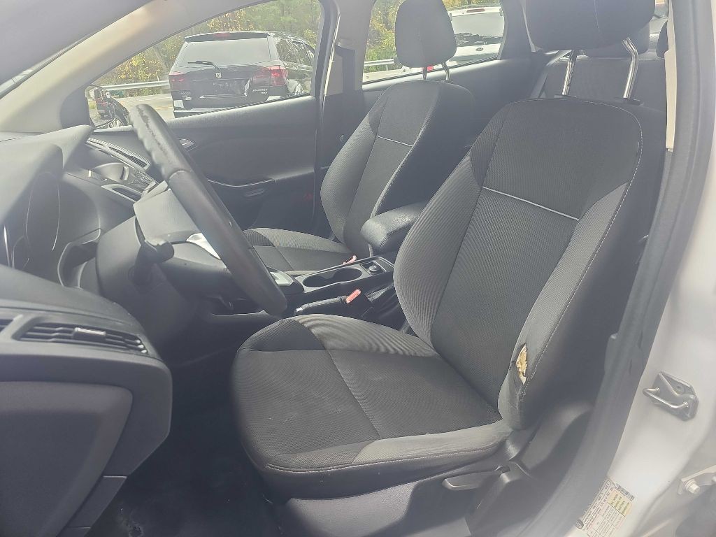 2012 Ford Focus Image 5