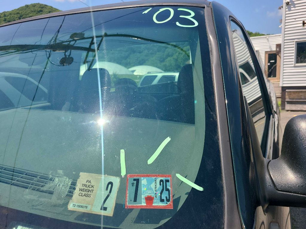 2003 Chevrolet Silverado 1500 Image 3