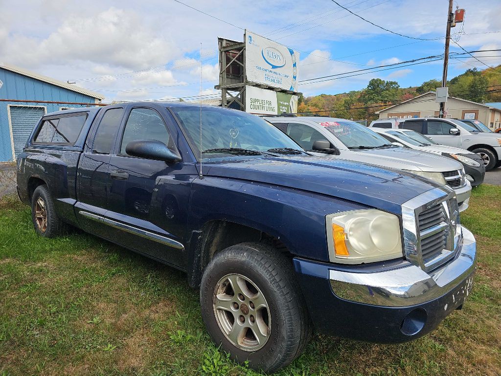 2005 Dodge Dakota Image 2