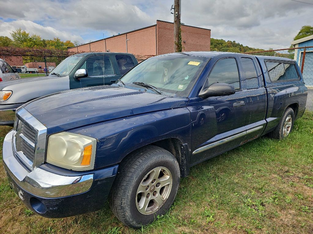 2005 Dodge Dakota Image 3