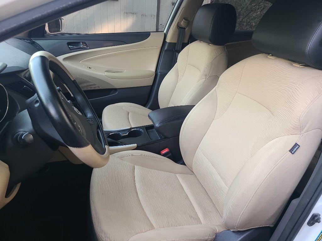 2012 Hyundai Sonata Image 3