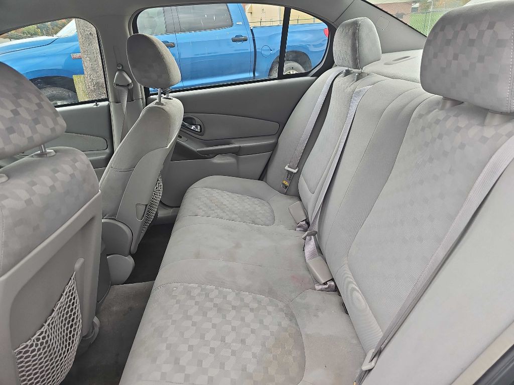 2004 Chevrolet Malibu Image 16