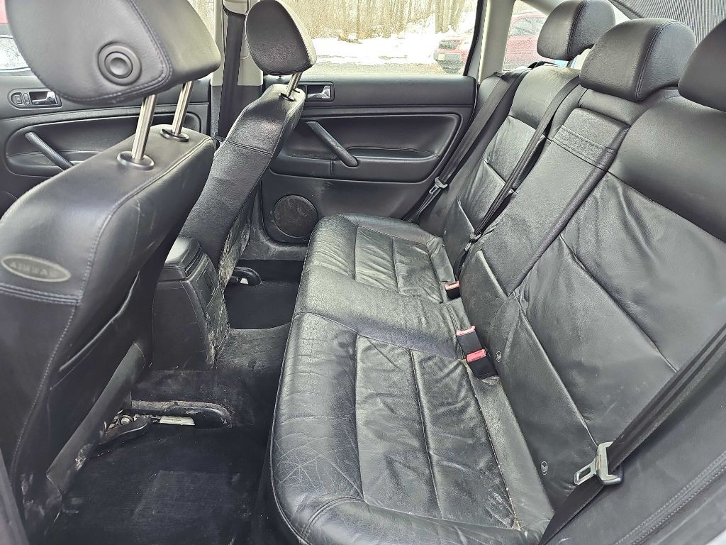 2003 Volkswagen Passat Image 8