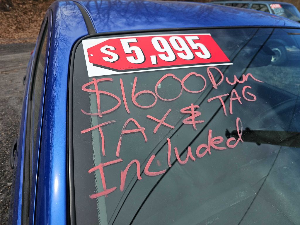 2014 Nissan Versa Image 2