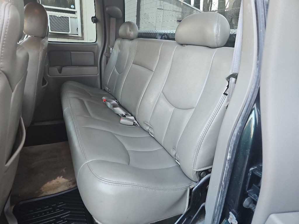 2005 GMC Sierra Image 8