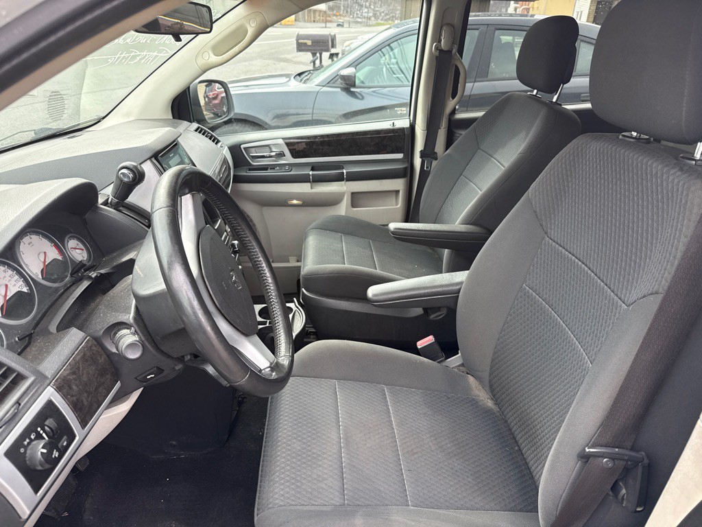 2010 Dodge Grand Caravan Image 4