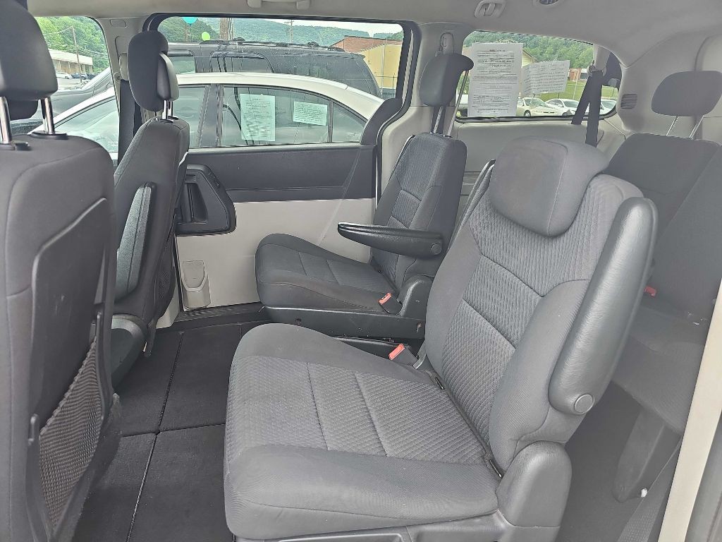 2010 Dodge Grand Caravan Image 8