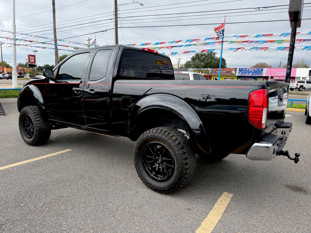 2015 Nissan Frontier Image 3