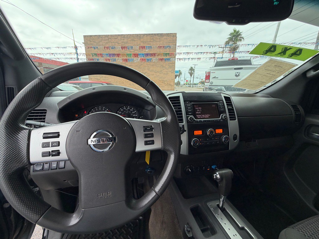 2015 Nissan Frontier Image 10