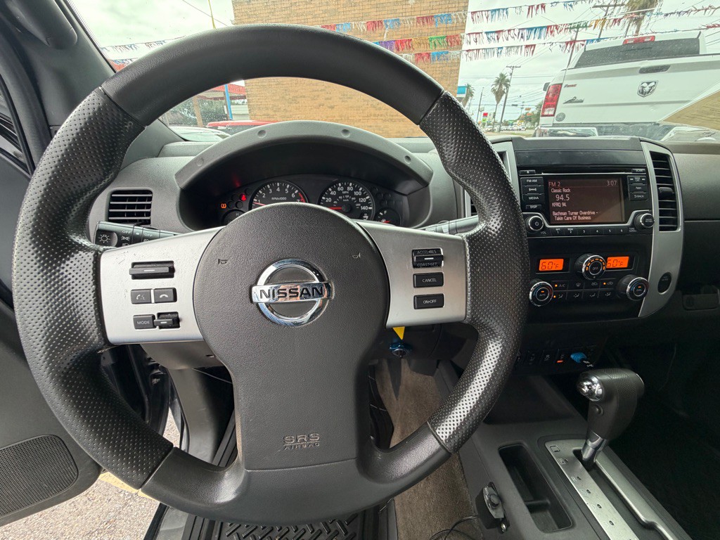 2015 Nissan Frontier Image 11