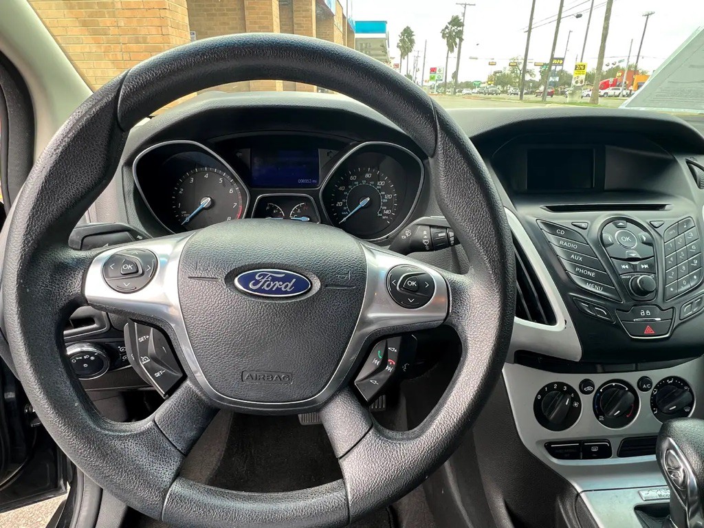 2013 Ford Focus Image 8